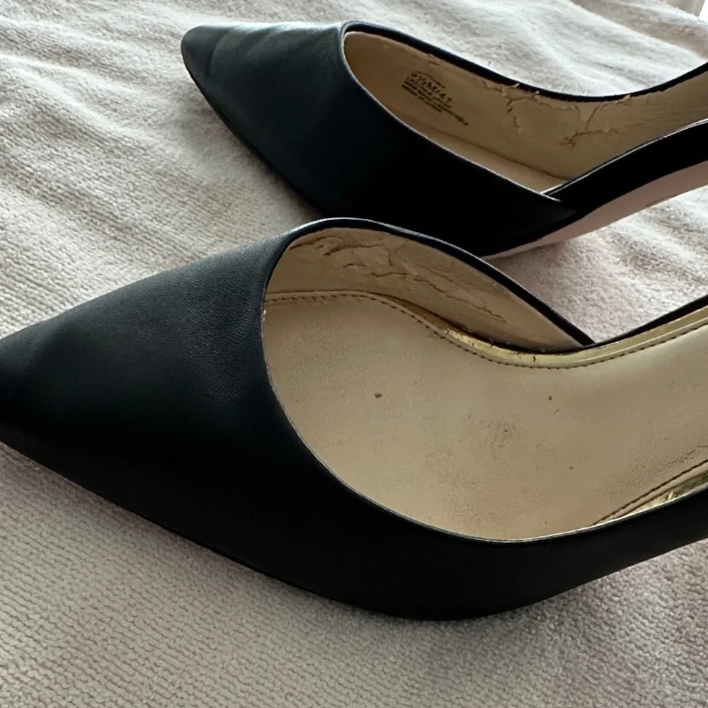 Jessica Simpson Black Pointed D'Orsay Pumps,